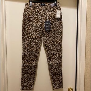 ♦️NWT♦️Leopard Skinny Jeans